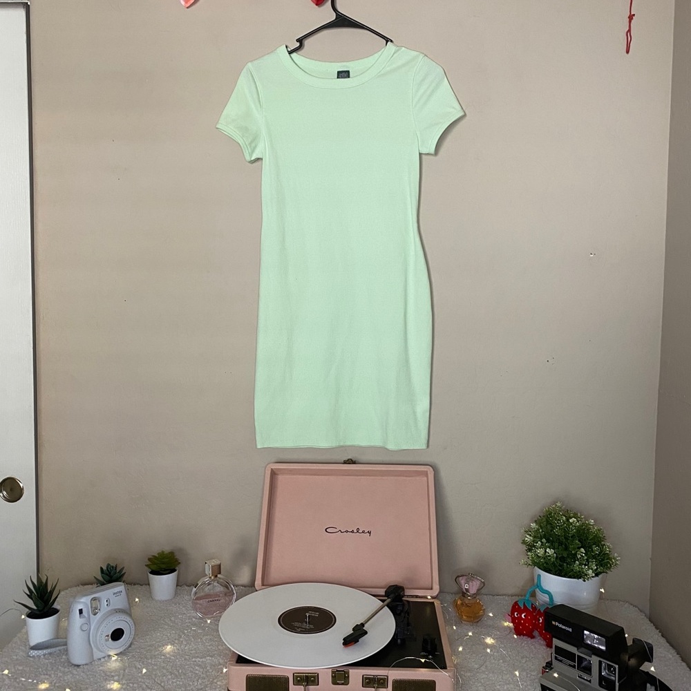 Short Sleeve Light Green Dress
